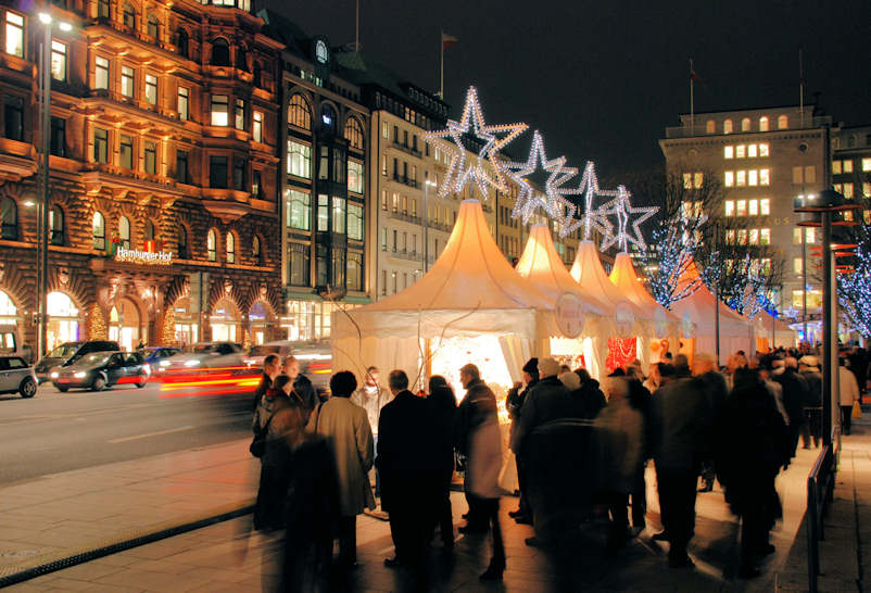 2390_4926 Weihnachtsmarkt am Jungfernstieg weihnachtliche Beleuchtung